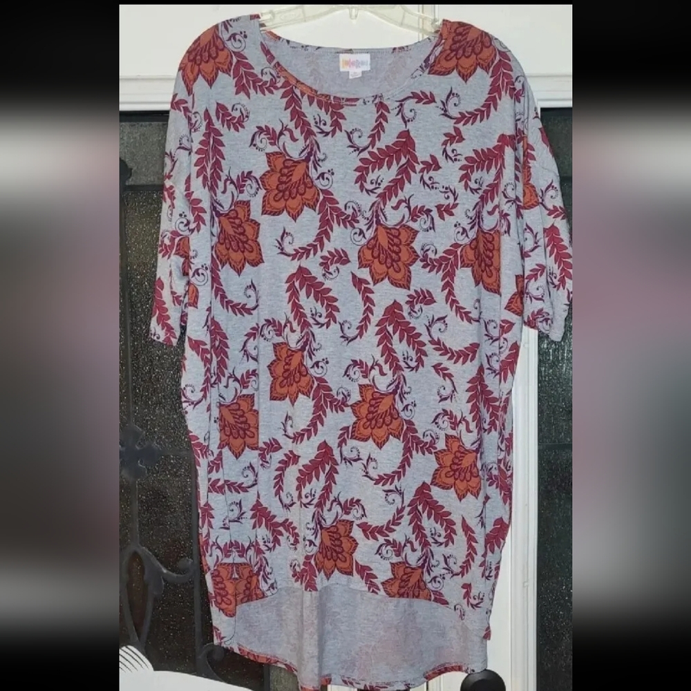 Lularoe size M gray floral shirt